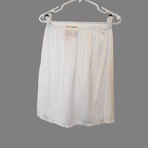 Vasserette Half Slip Anti Static White Ice Side Slit Lace Detail M 20"